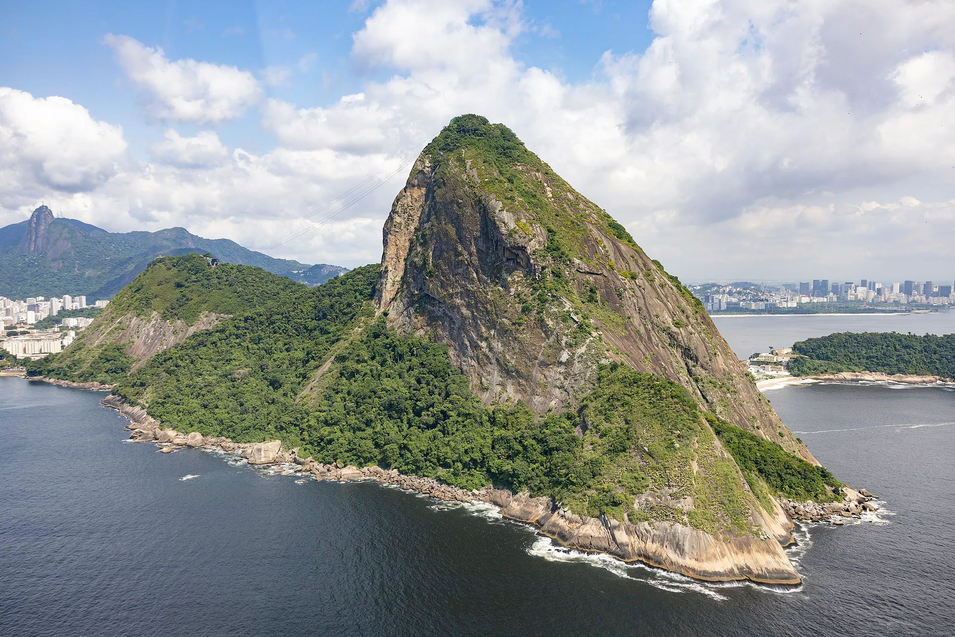 O Pão de Açúcar sobre a Baía de Guanabara
